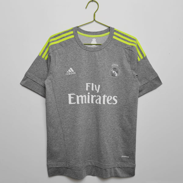 Maillot rétro du Real Madrid 2015/16