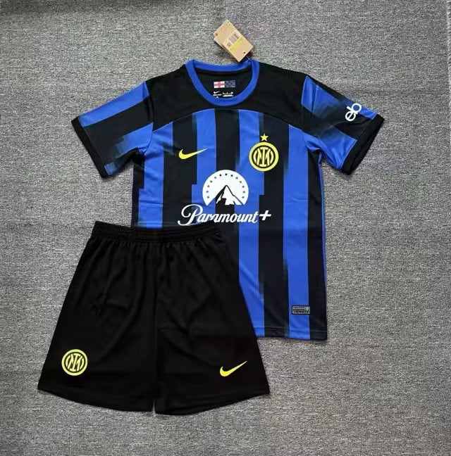 T-shirt et short Inter pour enfants Home 23/24