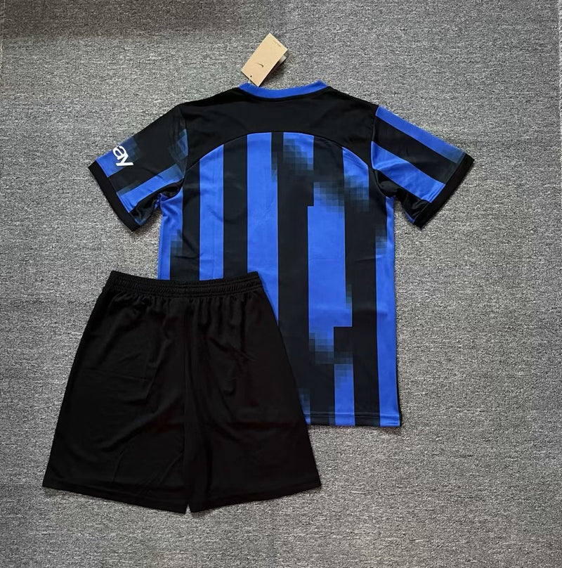 T-shirt et short Inter pour enfants Home 23/24